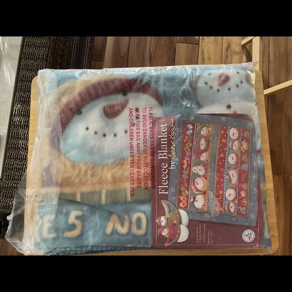 Snow Buddy fleece blanket - Picture 6 of 6